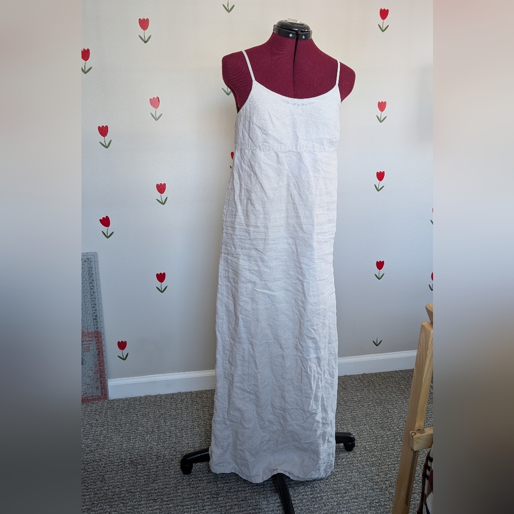 Vintage American Eagle 100%Linen Slip Dress with Delicate Blue Embroidery